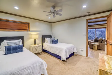 Upscale & Charming Condo