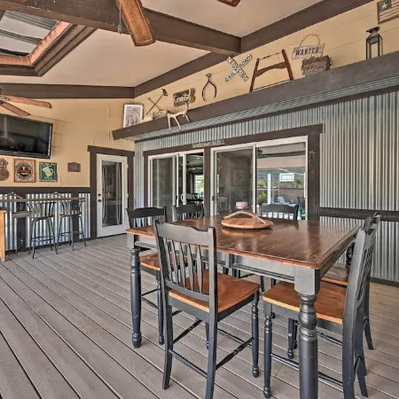 Desert Oasis with Pool, Fire Pit, Game Room, and Dry Bar