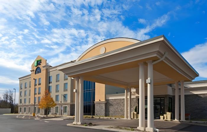 Holiday Inn Express & Suites BATAVIA - DARIEN LAKE by IHG