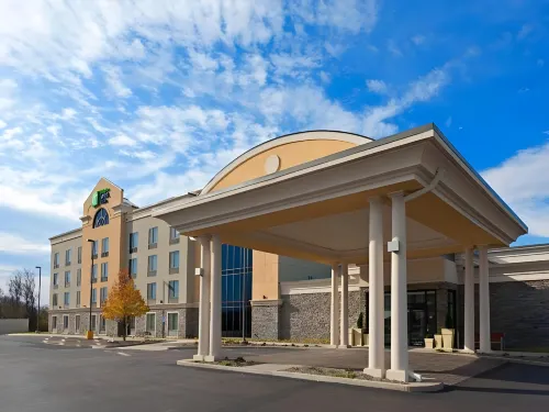 Holiday Inn Express & Suites BATAVIA - DARIEN LAKE by IHG - gimnasio