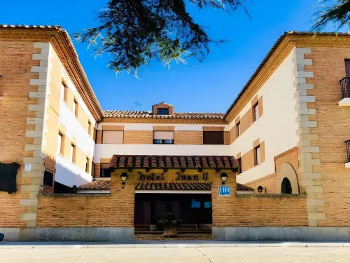 Hospedium Hotel Juan II - parking