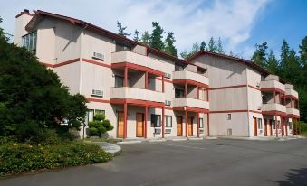 Sequim Bay Lodge