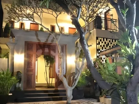 Putri Homestay Отели рядом с достопримечательностью «Санур»