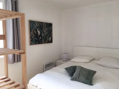 Apartment-House Garden level
