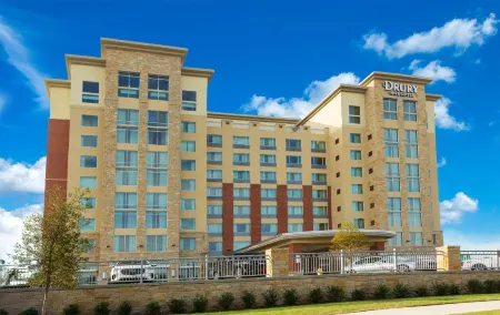 Drury Inn & Suites Dallas Frisco Отели рядом с достопримечательностью «Парк Фриско Коммонс»