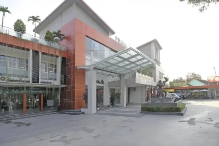 Sans Hotel Mataram Malioboro