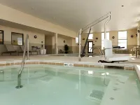 햄프턴 인 & 스위트 리버튼