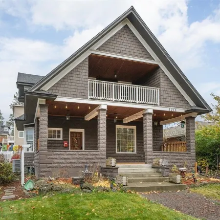 Family-friendly Manito Park home.  Close to downtown, hospitals & colleges.