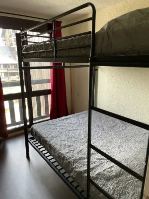 6-person apartment - at the foot of the slopes - swimming pool and tennis court (in summer)