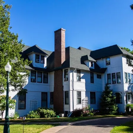 Musser Mansion at Linden Hill Historic Estate Отели в г. Моррисон