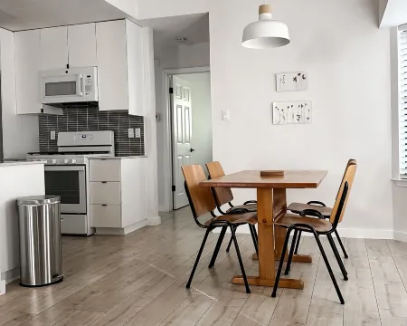 Modern Retreat Near Downtown Round Rock Отели рядом с достопримечательностью «Kalahari Indoor Water Park»