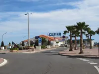 CLOSE TO THE BEACH for 2 or couple with young children Hotels in Port-la-Nouvelle