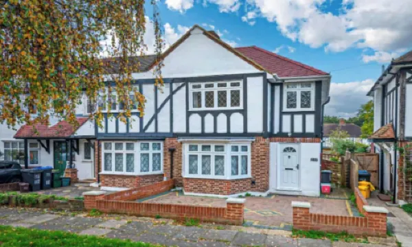 Spacious and Stylish Holiday Home in Greater London