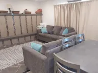 City Center Flat! Downtown Hurricane on State Street! Charming 2 bed w/ kitchen!