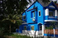 Blue Beach Bungalow Hotel a Distretto di Bang Saphan Noi