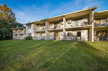 PaddleTail Waterfront Lodge, Trademark Collection by Wyndham