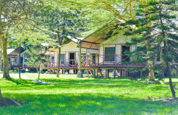 奈瓦夏湖新月露營酒店