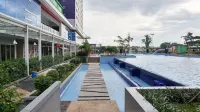 Comfort Studio at Green Pramuka Apartment Near Shopping Center