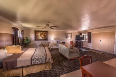 Edge Water Inn Hotels in Selma