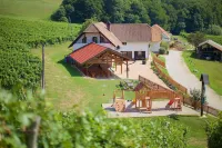 Tourist Farm Rooms Lovrec Hotel di Maribor