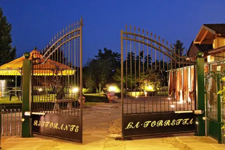 Hotel Ristorante la Torretta Отели в г. Крешентино