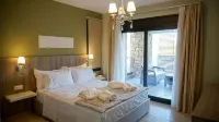 Agnes Deluxe Hotel - balcón