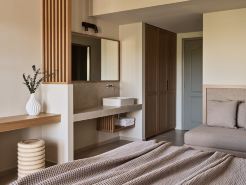 Alamis Hotel & Apartments