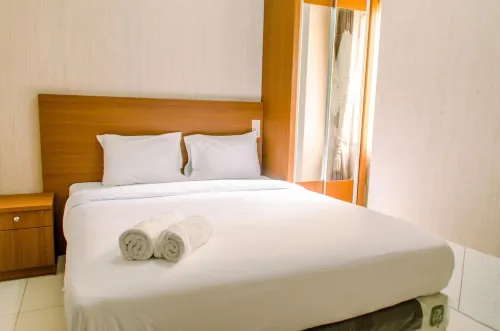 Simply and Cozy Pool View 2Br at Great Western Apartment - 2 étoiles