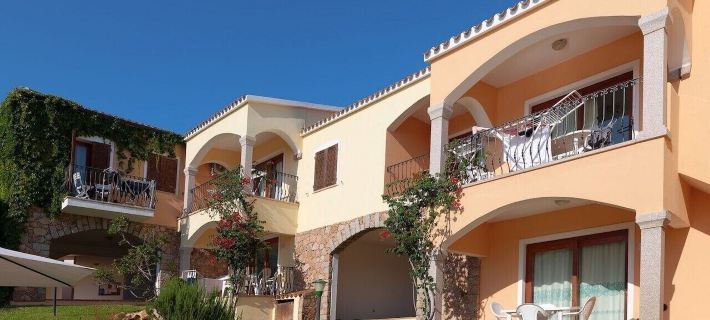 Appartamenti Badus Con Piscina Hotels in Badesi
