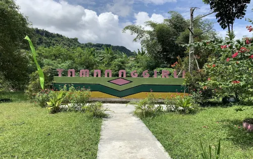 Camping Ground Taman Nggirli - Bed and Breakfasts