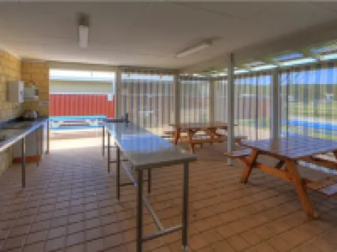Tasman Holiday Parks - Ledge Point Hotels in Ledge Point