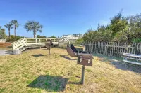 Charming 1-bedroom condo in welcoming Isle of Palms with AC, WiFi