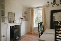 Trinity Farmhouse - Stunning House & Gardens!