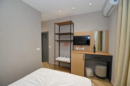 Monduro Hotel Отели рядом с достопримечательностью «Venetian Tower of Durrës»