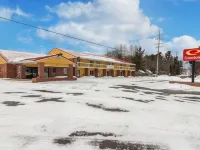 Econo Lodge Cadillac by Choice Hotels in Cadillac
