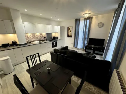 Cozy Bracknell Apartment with Modern Amenities Hotel berhampiran Easthampstead Baptist Church