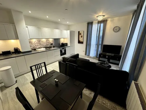 Cozy Bracknell Apartment with Modern Amenities