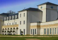 Bowood Hotel Spa & Golf Resort Hotel di Chippenham