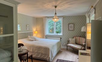 Engsholms Slott - Adults Only
