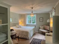 Engsholms Slott Hotels near Skylt ang Sörmlandsleden