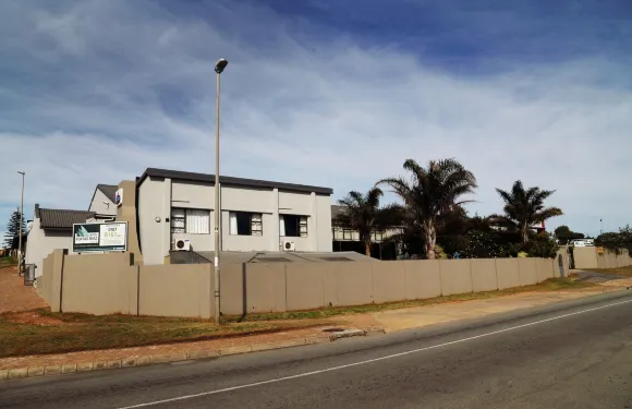 迪亞茲樸桃酒店