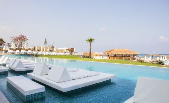 La Siesta Hotel & Beach Resort