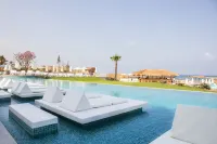 La Siesta Hotel & Beach Resort - Pools