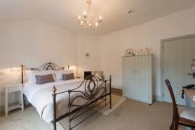 Lion & Pheasant Hotel