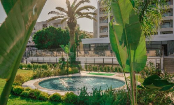 Premier Nergis Beach