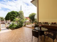 Cloistered Apartment in Sirmione Near Lake - Kitchens