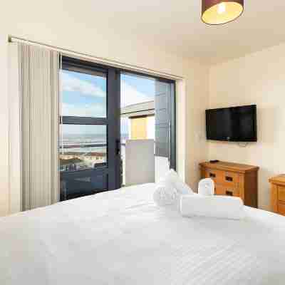 Westbeach Holiday Apartments Rooms