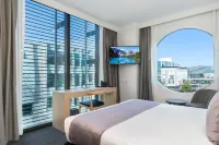 Christchurch City Hotel