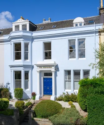 The Clarendon Hotel di Dundee