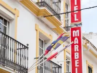 Hotel Marbella โรงแรมใกล้หาดฟูเอนกิโรลา